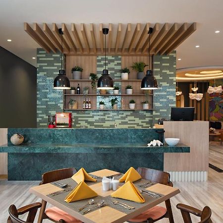 Maxonehotels At Kota Harapan Indah-Bekasi Buitenkant foto