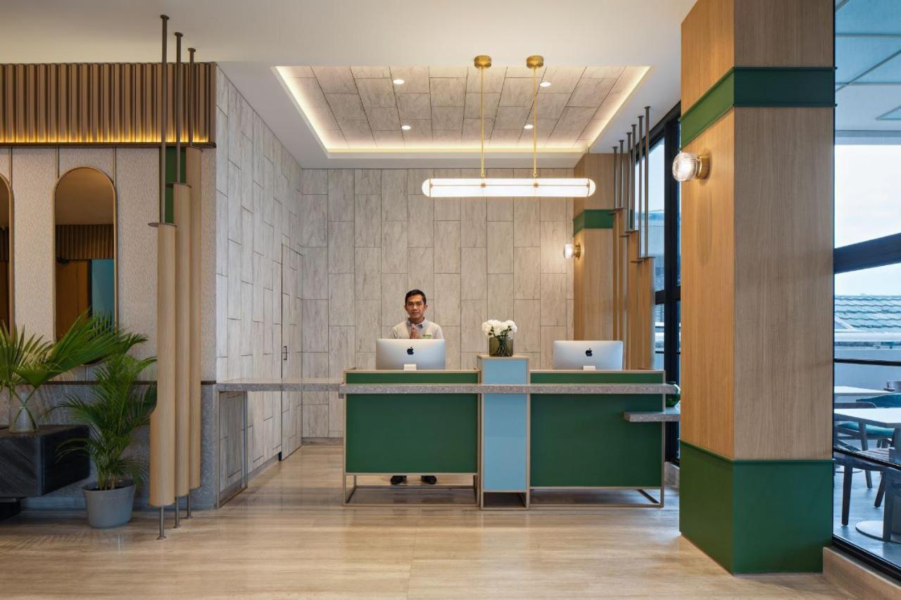 Maxonehotels At Kota Harapan Indah-Bekasi Buitenkant foto