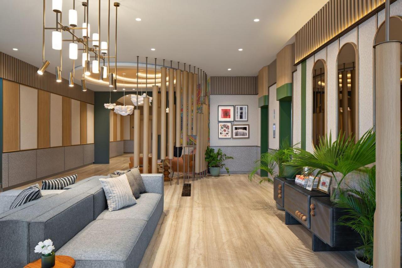 Maxonehotels At Kota Harapan Indah-Bekasi Buitenkant foto