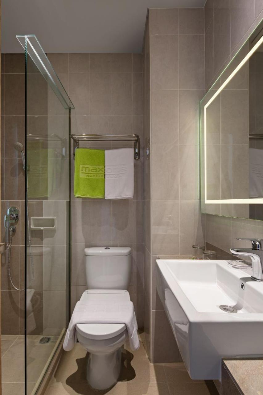 Maxonehotels At Kota Harapan Indah-Bekasi Buitenkant foto